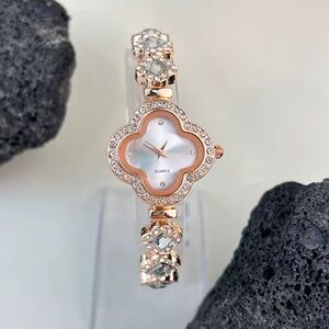 Alhambra White Clover Luxury Crystal Bracelet Watch